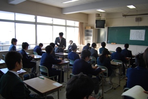 たくさんの中学生が受験しました。