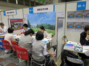 大学の個別相談ブース