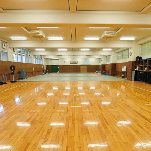 格技場