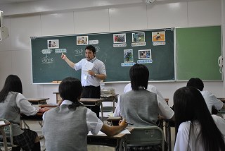 2012年度職業紹介ガイダンスが行われました。