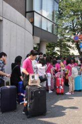 学校到着