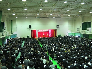 第65回高等学校卒業証書授与式が行われました。
