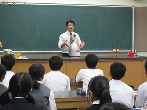 飯能市内中学校上級学校訪問の授業参加