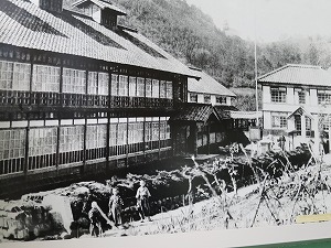 「感謝」聖望学園１００年の歴史