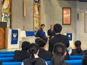 プロサッカー選手である野澤大志ブランドン選手が来校されました。